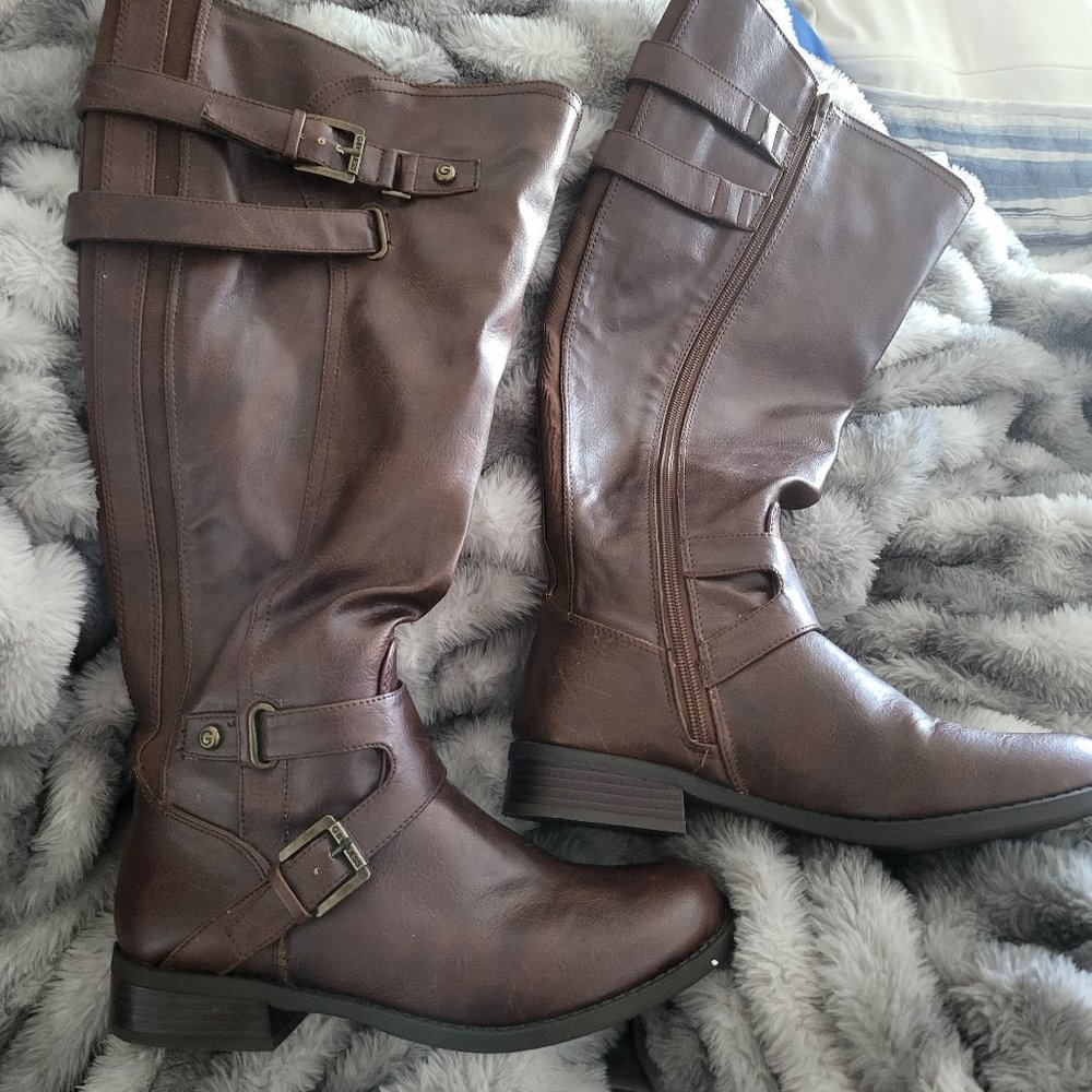knee high G boots
